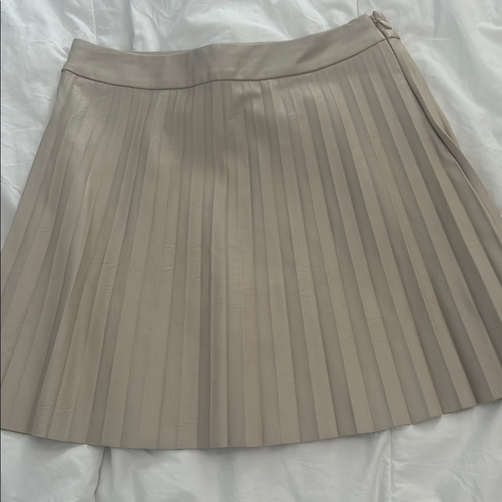BB Dakota by Steve Madden Beige Pleated Mini Skirt